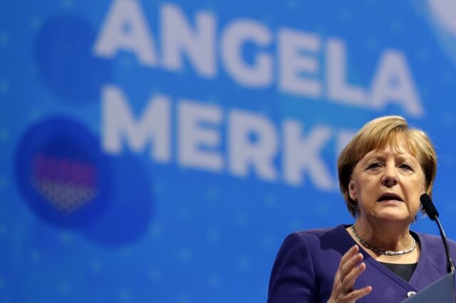 Μέρκελ: Έτοιμη η Γερμανία να βοηθήσει την Τουρκία στη φιλοξενία προσφύγων