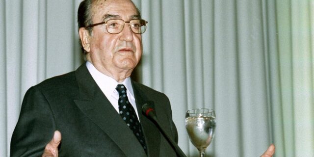 Ο Κωνσταντίνος Μητσοτάκης, η απλή αναλογική και η άνοδος του …Χίτλερ και του… Μεταξά!
