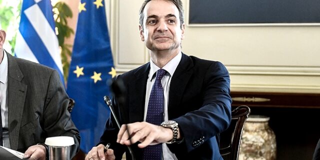 Μητσοτάκης: Καλές ειδήσεις σταδιακά – Νεύμα για παροχές το 2020