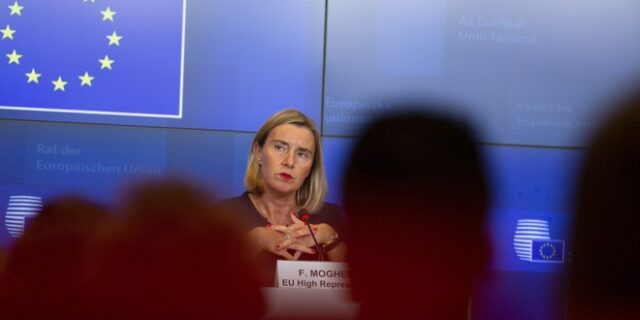 ΕΕ: Καταδίκη των “απαράδεκτων” βομβαρδισμών εναντίον αμάχων στη Συρία