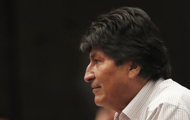 Βολιβία: Η νέα κυβέρνηση κατηγορεί τον Έβο Μοράλες για “τρομοκρατία”