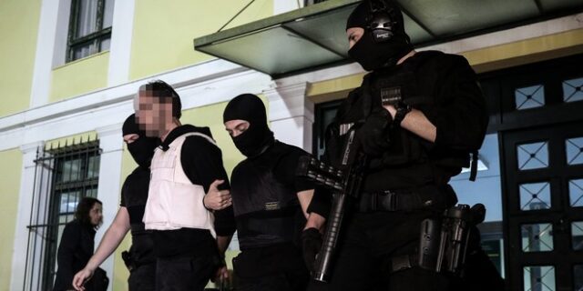 Επαναστατική Αυτοάμυνα: Προτεραιότητα να βρεθεί ο τραυματισμένος τρομοκράτης – Ο ρόλος του “φοιτητή”