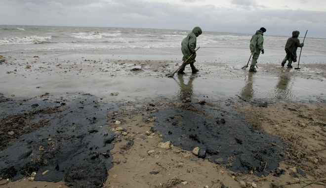Μπολσονάρο για πετρελαιοκηλίδα: Τα χειρότερα έρχονται