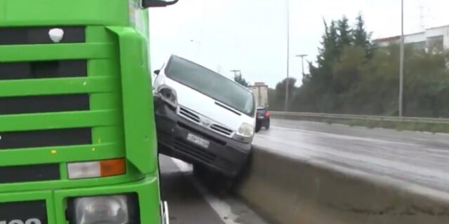 Βικτώρια: Τροχαίο λόγω κακοκαιρίας στην Εγνατία – Απίστευτες εικόνες