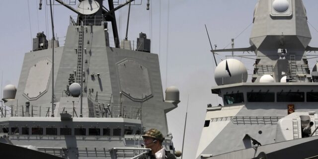 Φρεγάτα του Πακιστάν κάνει ελέγχους σε πλοία δυτικά της Κύπρου!