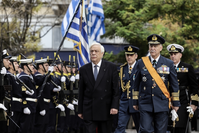 Παυλόπουλος: Οι Ένοπλες Δυνάμεις υπερασπίζονται αποτελεσματικώς την πατρίδα μας
