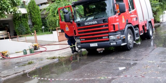 Χαλκιδική: Έντονη βροχόπτωση – Πυροσβέστες απεγκλώβισαν δύο γυναίκες