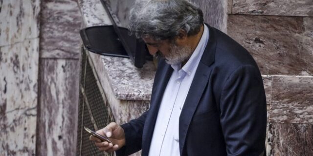 Επιχείρηση… κλείστε το Facebook του Παύλου Πολάκη