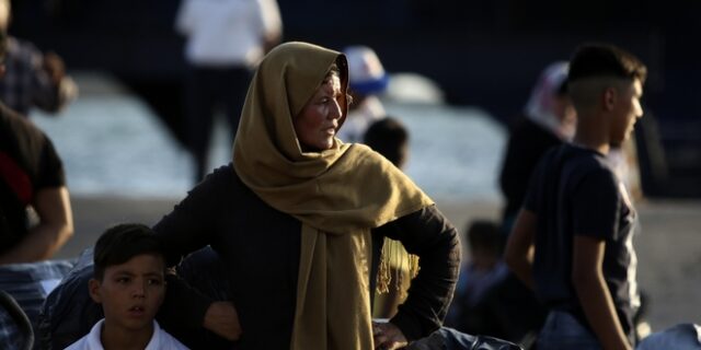 Στο λιμάνι του Πειραιά 99 πρόσφυγες και μετανάστες από νησιά του ανατολικού Αιγαίου