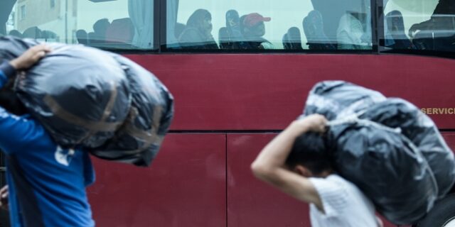 Στον Πειραιά άλλοι 75 πρόσφυγες και μετανάστες από τη Λέσβο