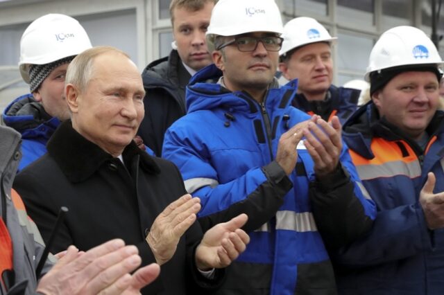Πούτιν: Εγκαινίασε τον “ιστορικό” αυτοκινητόδρομο Μόσχα – Αγ. Πετρούπολη
