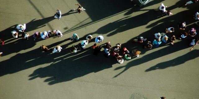 Black Friday: Ασφάλισε το αυτοκίνητό σου σε προνομιακές τιμές κι άσε τους άλλους να περιμένουν στις… ουρές