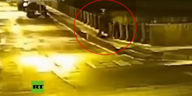 Ρωσία: Η στιγμή που ο ιστορικός πετάει το πτώμα της ερωμένης στο ποτάμι