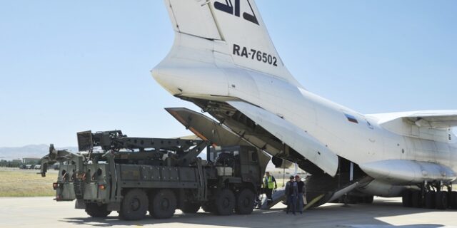 Μέχρι το 2021 η παράδοση των ρωσικών S-400 στην Ινδία