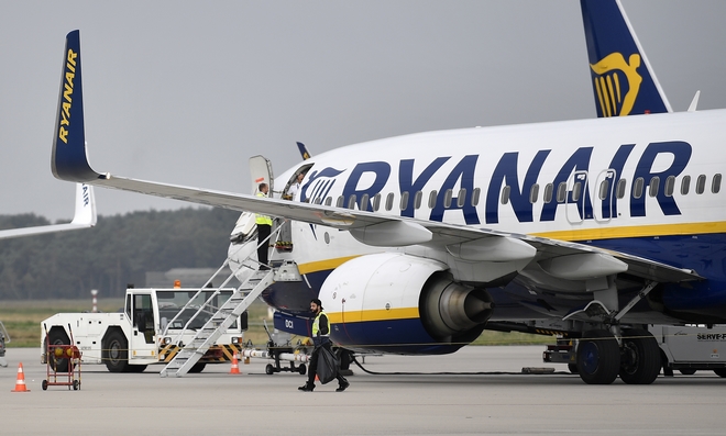 Ryanair: Καθηλώνει τρία αεροσκάφη λόγω ρωγμών