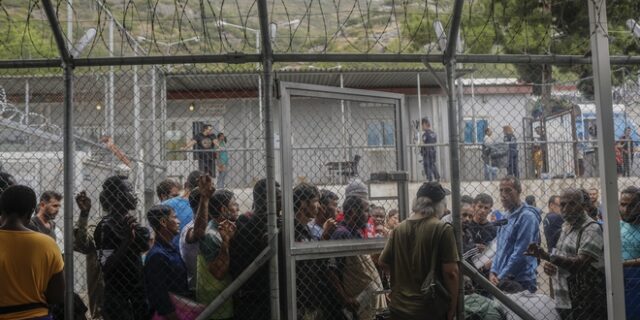 Μεταναστευτικό: 668 πρόσφυγες μεταφέρθηκαν από τη Μόρια στη Ριτσώνα Αττικής