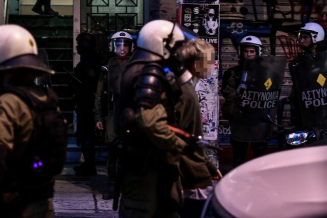 Πολυτεχνείο: Επέμβαση της αστυνομίας σε πολυκατοικίες. Έξι συλλήψεις σε ταράτσα
