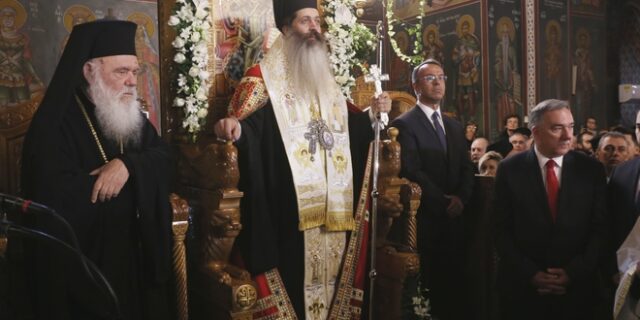 Λαμία: Ενθρονίστηκε ο νέος μητροπολίτης Φθιώτιδος Συμεών
