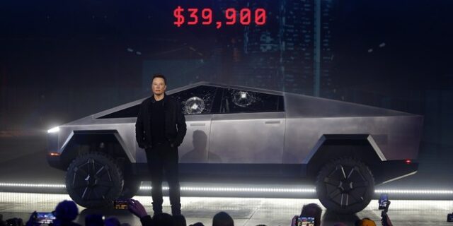 Tesla Cybertruck: 146.000 ενδιαφερόμενοι έχουν δώσει ήδη προκαταβολή παρά το “φιάσκο”