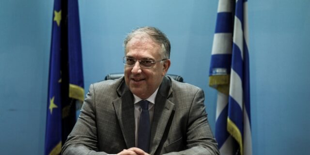 Θεοδωρικάκος: Δεν κινδυνεύουν οι εργαζόμενοι των Αποκεντρωμένων Διοικήσεων