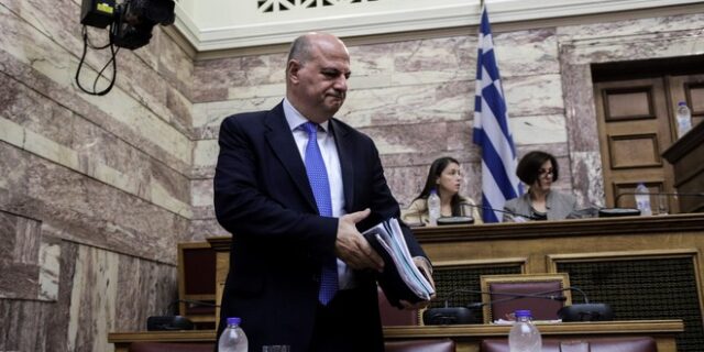 Ποινικός Κώδικας: Ποινή φυλάκισης για καθύβριση των θείων- Αυστηρότερες ποινές για παιδεραστία, διακίνηση μεταναστών