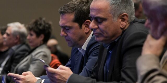 Ο Τσίπρας τηλεφωνεί σε πρώην υπουργούς, ο Σκουρλέτης σε προσωπικότητες, Μαριλίζα, Ραγκούσης και Μπίστης σε “πασοκογενείς”