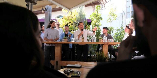 LIVE EIKONA: Η εισήγηση Τσίπρα στην εκδήλωση για τη διεύρυνση του ΣΥΡΙΖΑ στη Θήβα