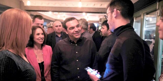 Η συζήτηση Τσίπρα με νέους στην Κοζάνη – Στο επίκεντρο το isyriza.gr