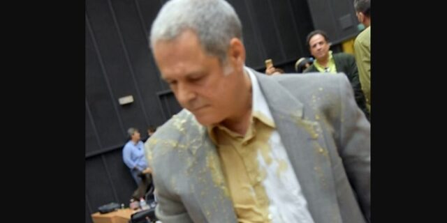 Βίντεο: Ο καυγάς Πρωτούλη – Τζήμερου – Τον έλουσε με καφέ