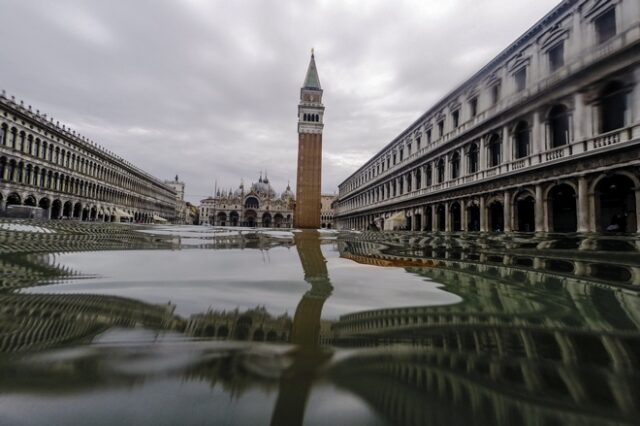 Βενετία: Εικόνες αποκάλυψης – “Θάλασσα” έγινε η πλατεία του Αγίου Μάρκου