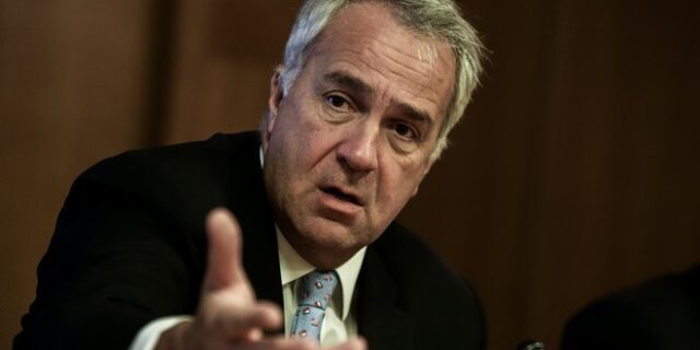 Η (ακρο)δεξιά πτέρυγα του κυβερνώντος κόμματος ανασυντάσσεται και δηλώνει την παρουσία της