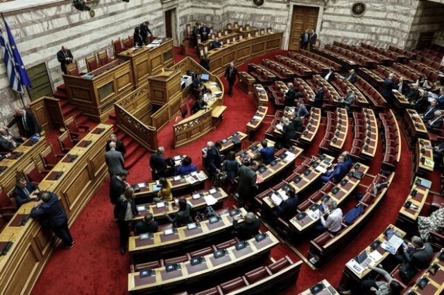 Βουλή: Κόντρα αρχηγών για τα εργασιακά την Παρασκευή