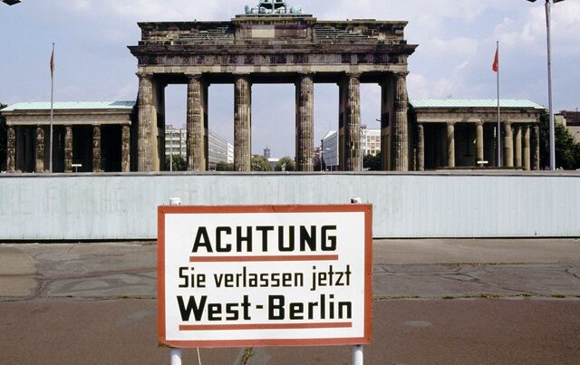 Τείχος Βερολίνου: 5 πράγματα που πρέπει να ξέρεις για το παραπέτασμα της ντροπής