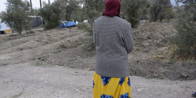 Χίος: Μόνοι τους προετοιμάζονται οι μετανάστες για το χειμώνα