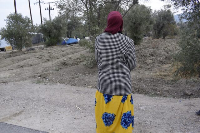 Χίος: Μόνοι τους προετοιμάζονται οι μετανάστες για το χειμώνα