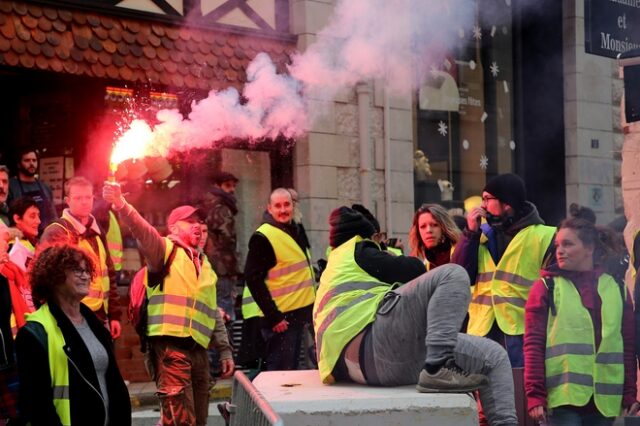 Γαλλία: Απαγόρευση διαδήλωσης των “Κίτρινων Γιλέκων”