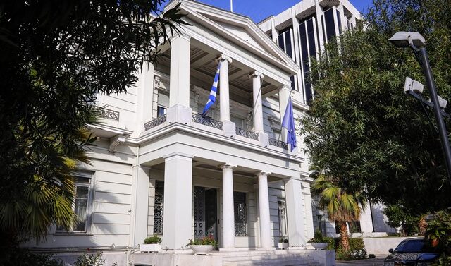 Μεταναστευτικό – Απάντηση στην Τουρκία: “Η Ελλάδα δεν δέχεται μαθήματα από κανέναν”