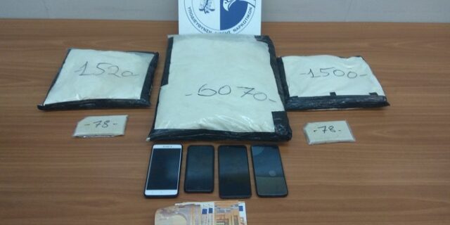 Μετέφεραν αεροπορικώς με τις αποσκευές τους πάνω από 9 κιλά ηρωίνης