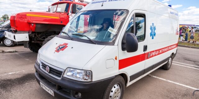 Έπεσε από το ασθενοφόρο – Το πλήρωμα το κατάλαβε μετά από 26 χλμ.