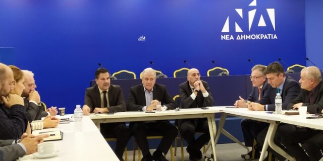 Ο Αβραμόπουλος στο Μοσχάτο για μεταναστευτικό – προσφυγικό και Brexit