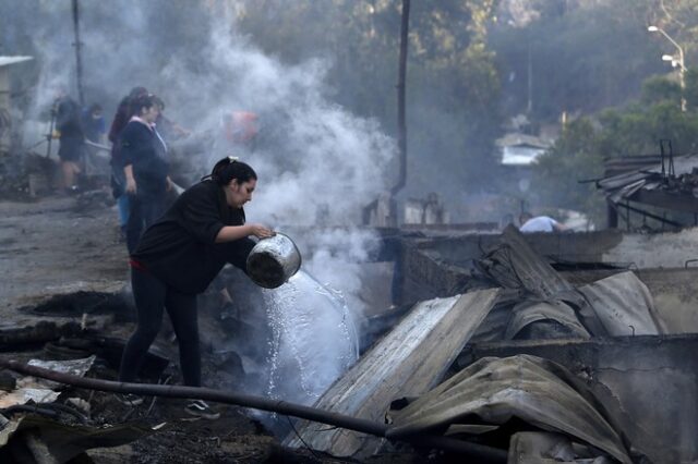 Χιλή: Φωτιά κατέστρεψε 150 σπίτια – 12 πυροσβέστες τραυματίες