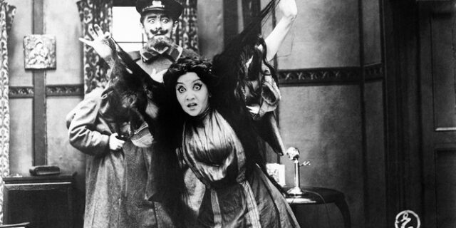 Σαν σήμερα το 1895 ξεκίνησε επίσημα ο κινηματογράφος από τους αδερφούς Λιμιέρ