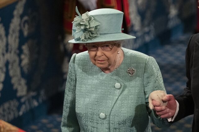 Πρωτοχρονιά: Ποιους διάσημους θα τιμήσει η Βασίλισσα Ελισάβετ