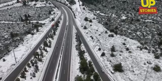 Εντυπωσιακά εναέρια πλάνα από τη χιονισμένη Εθνική Οδό Αθηνών – Λαμίας