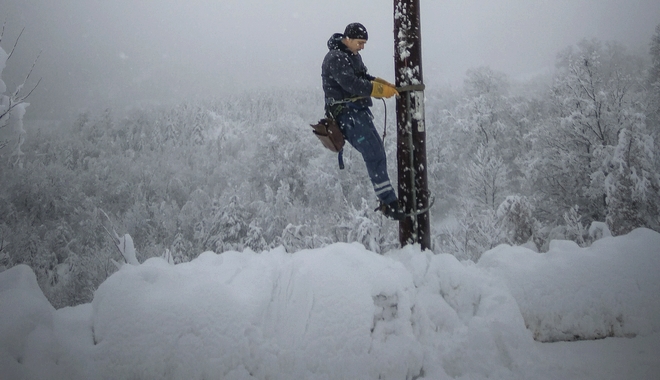 Κακοκαιρία: Οι σφοδρές χιονοπτώσεις και τα μέτρα προστασίας για τους εργαζόμενους
