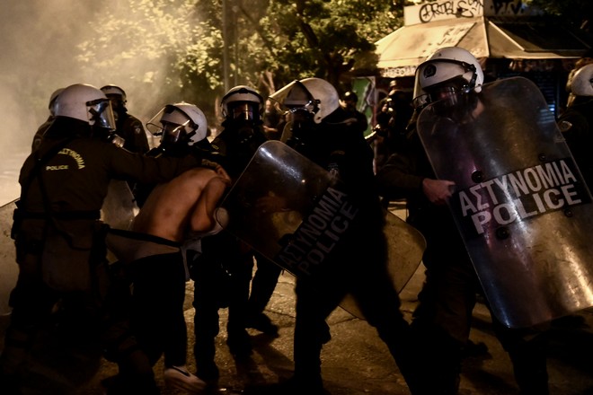 Στον Συνήγορο του Πολίτη οι καταγγελίες για αστυνομική βία στα Εξάρχεια