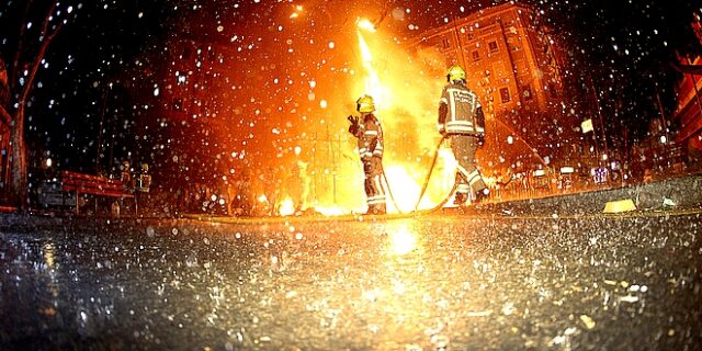 Καταλονία: Πυρκαγιά σε χημικό εργοστάσιο – Εκκενώθηκε περιοχή