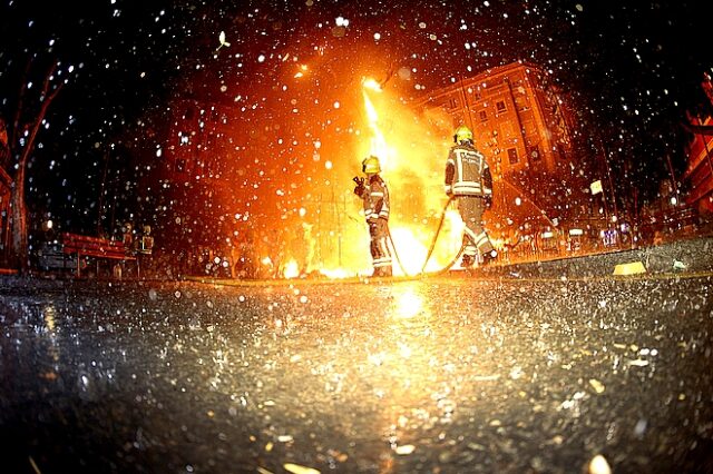 Καταλονία: Πυρκαγιά σε χημικό εργοστάσιο – Εκκενώθηκε περιοχή