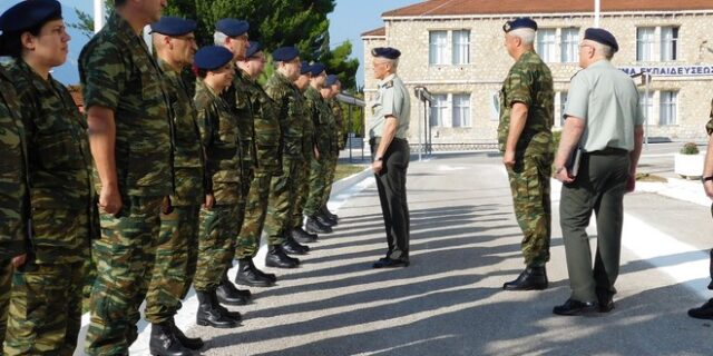 Περιοδεία αρχηγού ΓΕΣ σε στρατιωτικές μονάδες