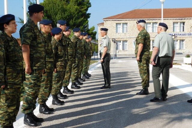 Περιοδεία αρχηγού ΓΕΣ σε στρατιωτικές μονάδες